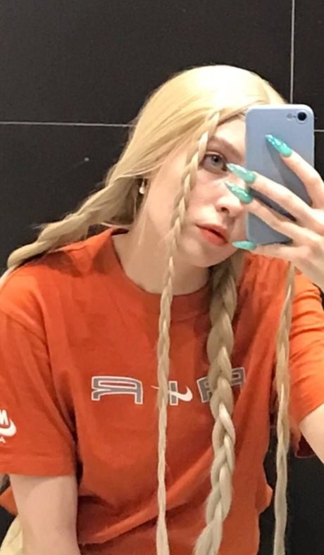 Naakte gelekte OnlyFans-foto van Ewa Green