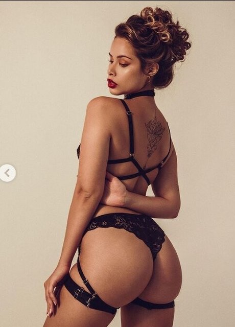 Naakte gelekte OnlyFans-foto van Jolie Perez