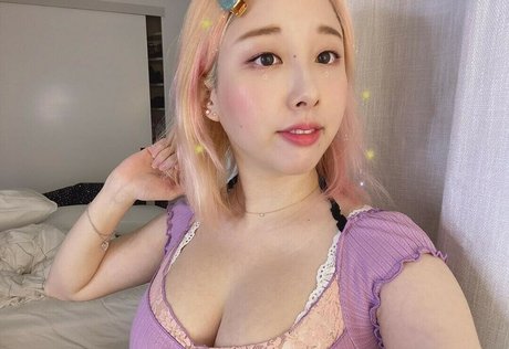 Naakte gelekte OnlyFans-foto van Starsmitten Celine