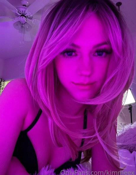 Naakte gelekte OnlyFans-foto van Kimcella Klmmee