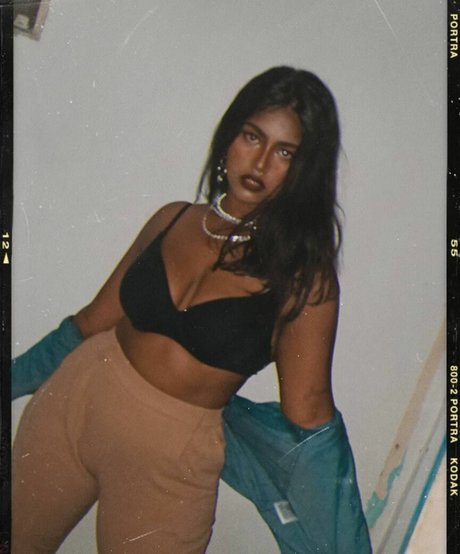 Naakte gelekte OnlyFans-foto van Keepinitnejm