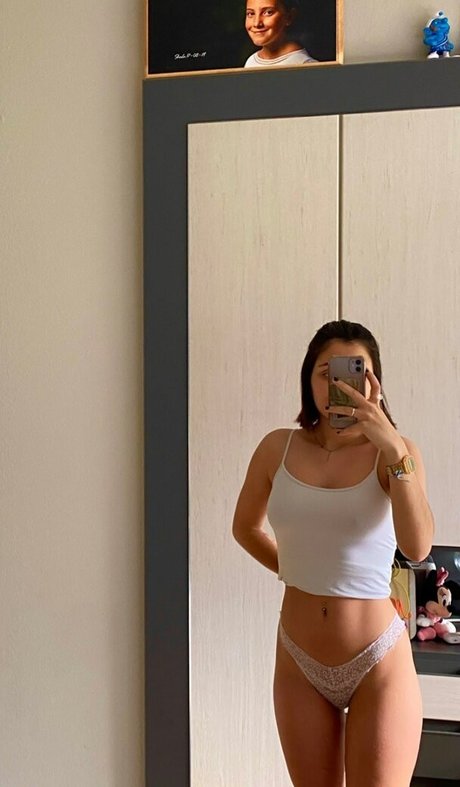 Naakte gelekte OnlyFans-foto van Nerearoodriiguez