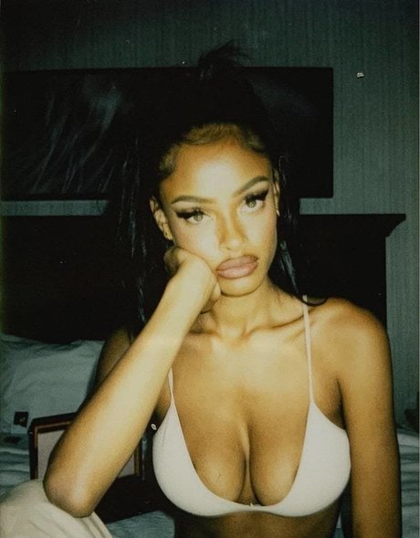 Naakte gelekte OnlyFans-foto van Vinetria