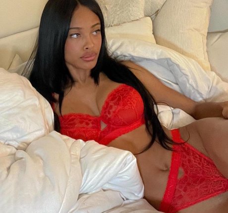 Naakte gelekte OnlyFans-foto van Vinetria