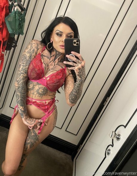 Naakte gelekte OnlyFans-foto van Ravenwynter