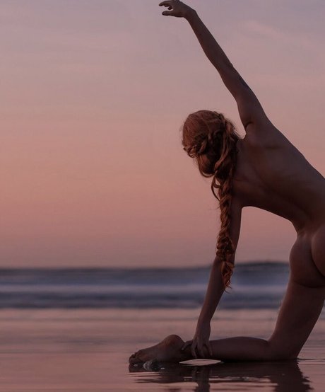 Naakte gelekte OnlyFans-foto van Mari Fioretti