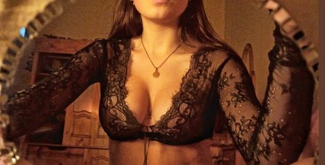 Naakte gelekte OnlyFans-foto van Flor Laneve