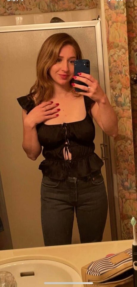 Naakte gelekte OnlyFans-foto van Robynator23