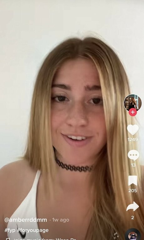 Naakte gelekte OnlyFans-foto van Amberrddmm