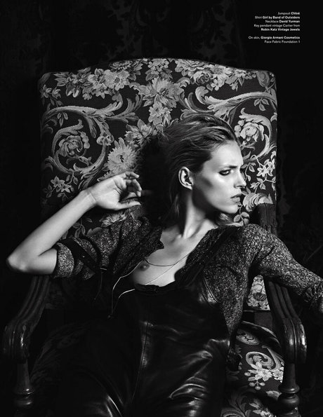 Naakte gelekte OnlyFans-foto van Anja Rubik