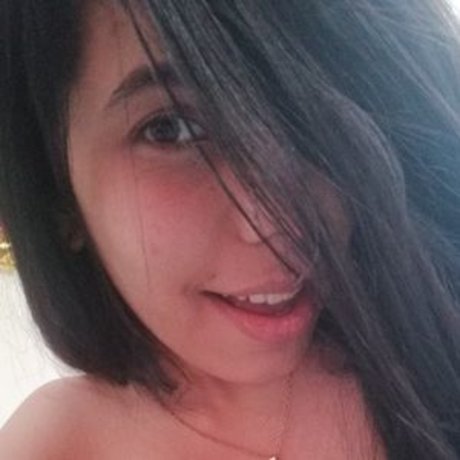 Naakte gelekte OnlyFans-foto van Pangolina