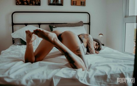 Naakte gelekte OnlyFans-foto van Witch Love
