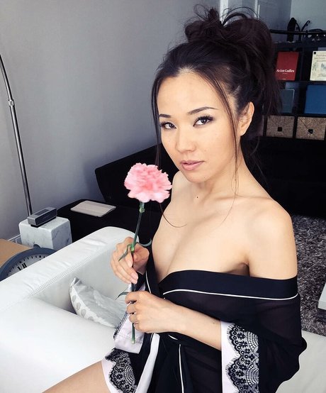 Naakte gelekte OnlyFans-foto van Iamtaisia