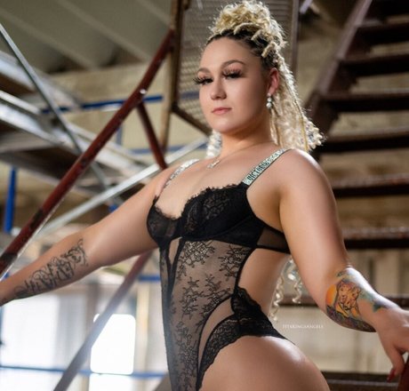 Naakte gelekte OnlyFans-foto van Paris Rose