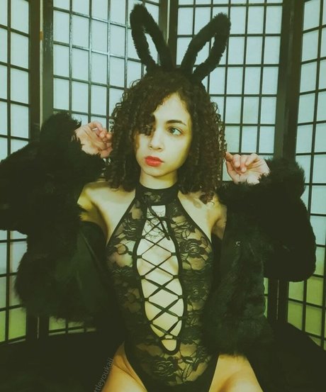 Naakte gelekte OnlyFans-foto van Littleyoukai