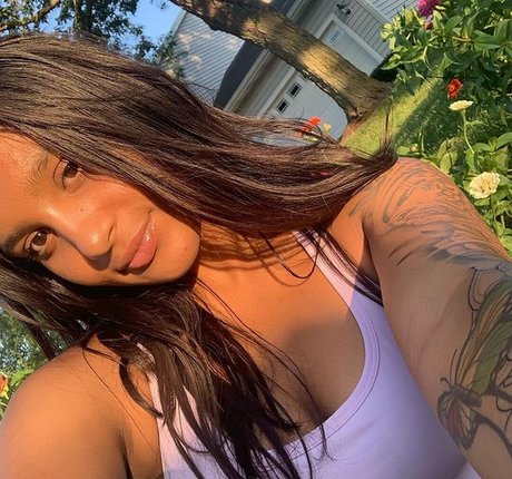 Naakte gelekte OnlyFans-foto van Winsarifax