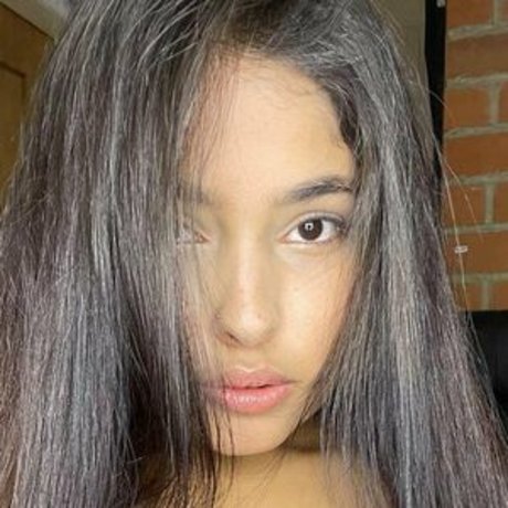 Naakte gelekte OnlyFans-foto van Sgeminis2