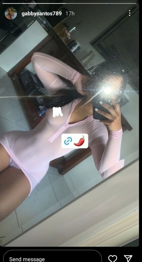 Naakte gelekte OnlyFans-foto van Gabby Santos