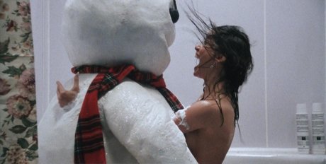 Naakte gelekte OnlyFans-foto van Shannon Elizabeth