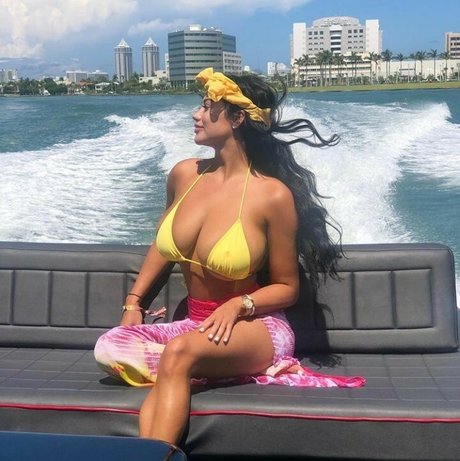 Naakte gelekte OnlyFans-foto van Aubrey Lynn Berg