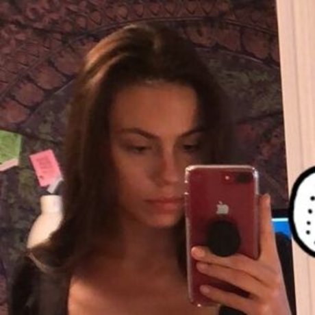 Naakte gelekte OnlyFans-foto van Sarahjolzzz