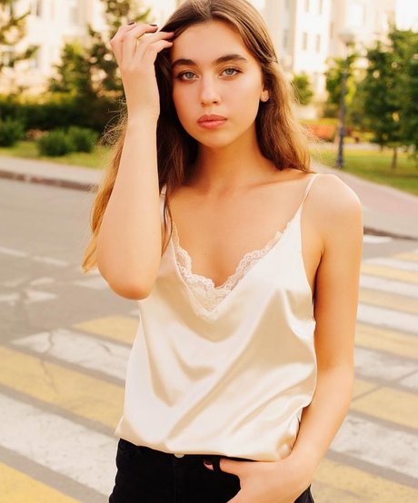 Naakte gelekte OnlyFans-foto van Diana Pozhidaeva