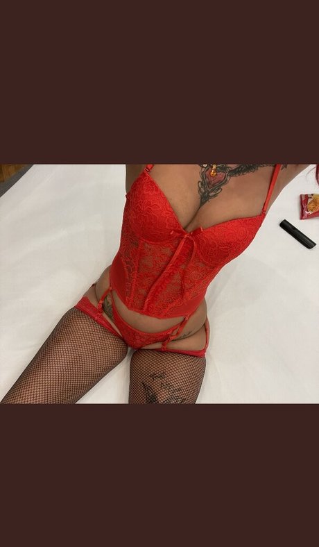 Naakte gelekte OnlyFans-foto van Nemes Vivien