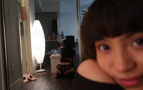 Naakte gelekte OnlyFans-foto van Popushi