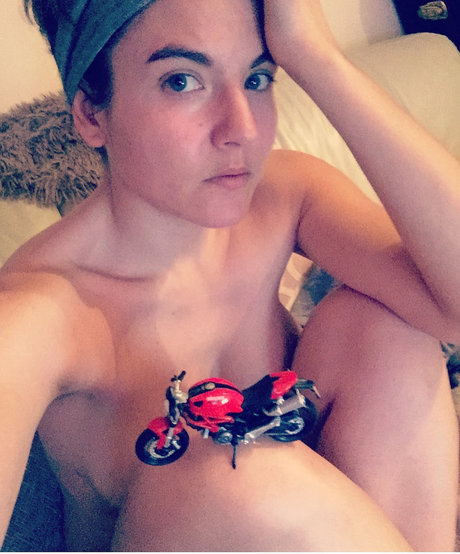 Naakte gelekte OnlyFans-foto van Eleonore Costes