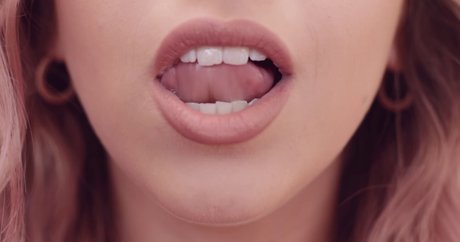 Naakte gelekte OnlyFans-foto van Musicalethan