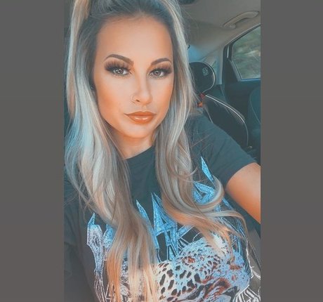 Naakte gelekte OnlyFans-foto van Kayla Lynne Hilton