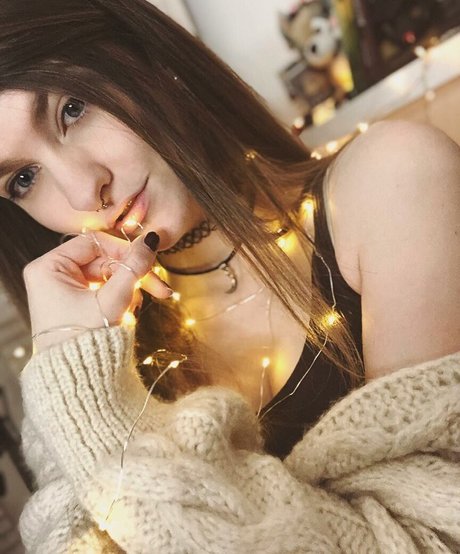 Naakte gelekte OnlyFans-foto van Lumenti