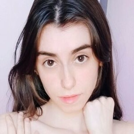 Naakte gelekte OnlyFans-foto van Angelqu33n
