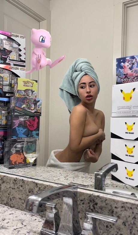 Naakte gelekte OnlyFans-foto van Gengarcontessa