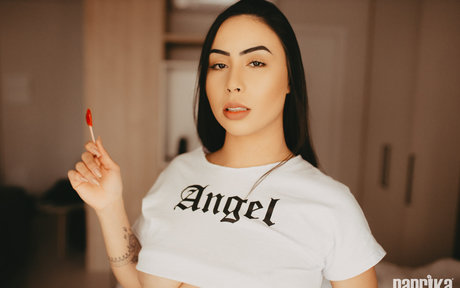 Naakte gelekte OnlyFans-foto van Camila Nobrega
