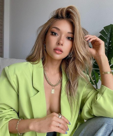 Naakte gelekte OnlyFans-foto van Sangyaychen