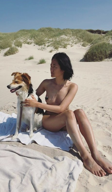 Naakte gelekte OnlyFans-foto van Nakiesheri