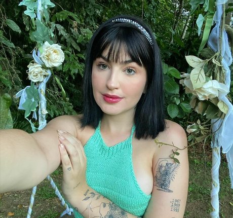 Naakte gelekte OnlyFans-foto van Bella Sant