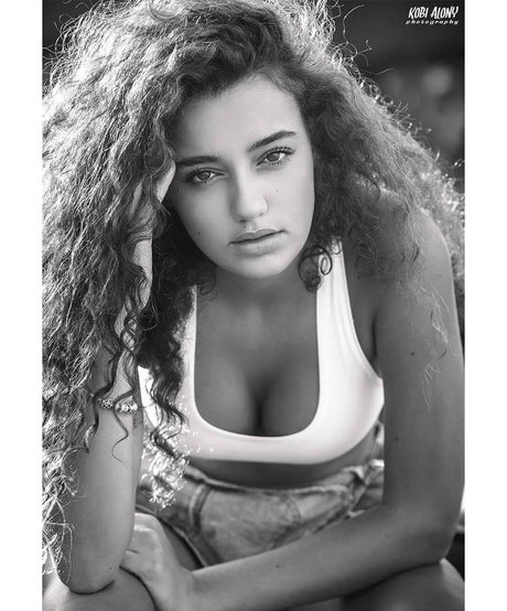 Naakte gelekte OnlyFans-foto van Liraz Nomdar