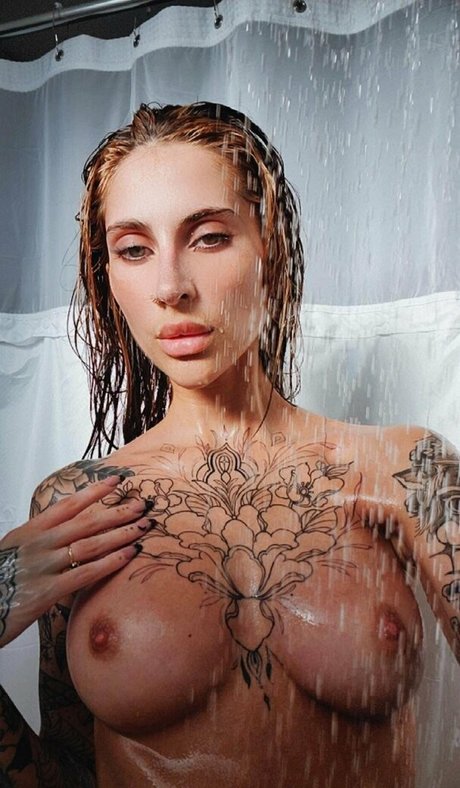 Naakte gelekte OnlyFans-foto van Dippedinpoison