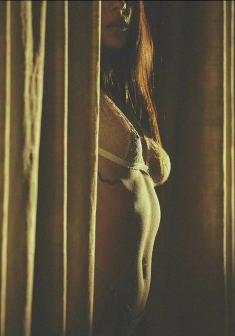 Naakte gelekte OnlyFans-foto van Greta Cozzolino