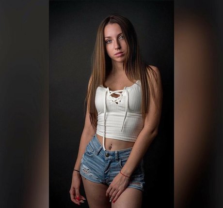 Naakte gelekte OnlyFans-foto van Liza Alt