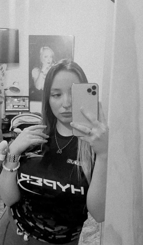 Naakte gelekte OnlyFans-foto van Bun1aca