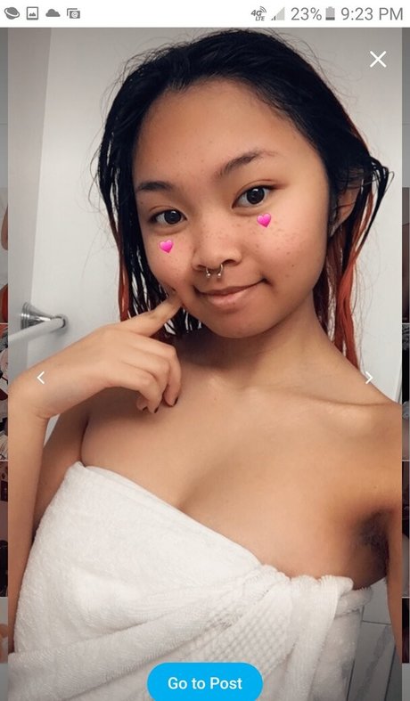 Naakte gelekte OnlyFans-foto van Faerycemetery