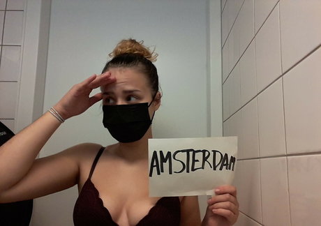 Naakte gelekte OnlyFans-foto van Italkwho