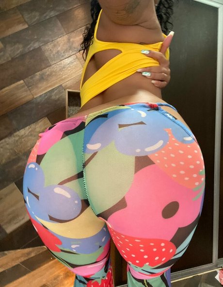 Naakte gelekte OnlyFans-foto van Kilograhm