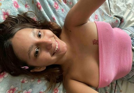 Naakte gelekte OnlyFans-foto van Estelagomez