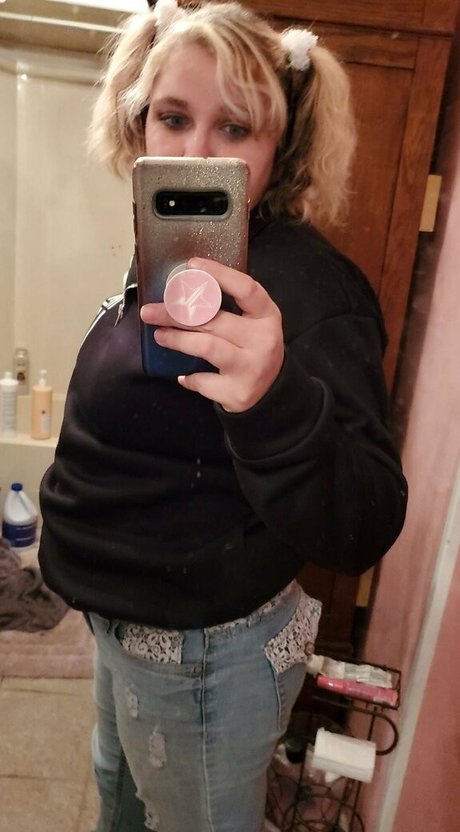 Naakte gelekte OnlyFans-foto van Katiebugkitty122