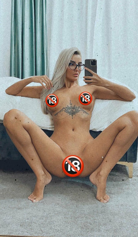 Naakte gelekte OnlyFans-foto van Daddysgirl