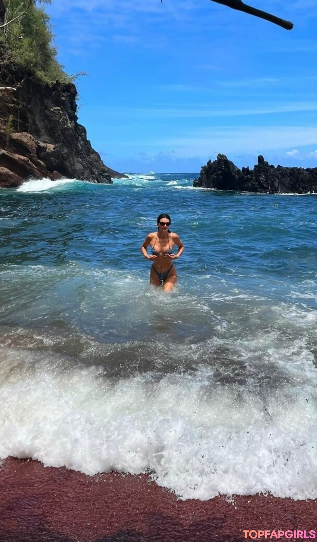 Naakte gelekte OnlyFans-foto van Kendall Jenner #1010